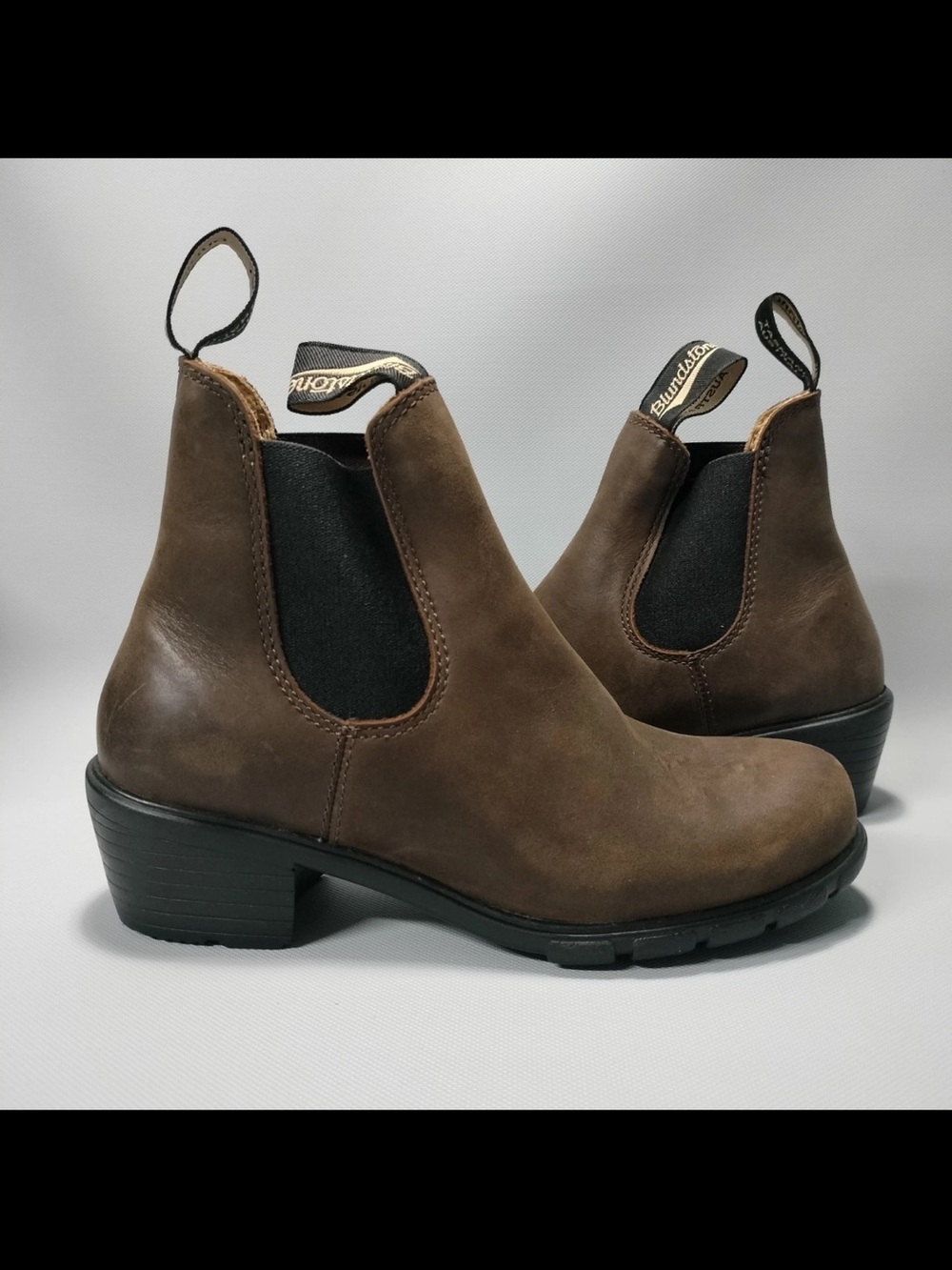 Blundstone #1673 Antique Brown Leather Heeled Chelsea Boot